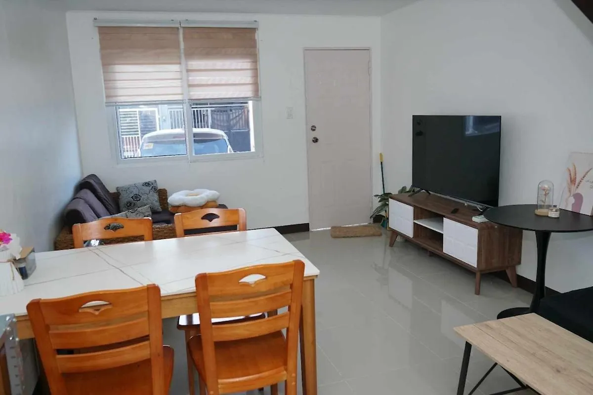 Myra'S Transient House Apartment Mabalacat Philippines