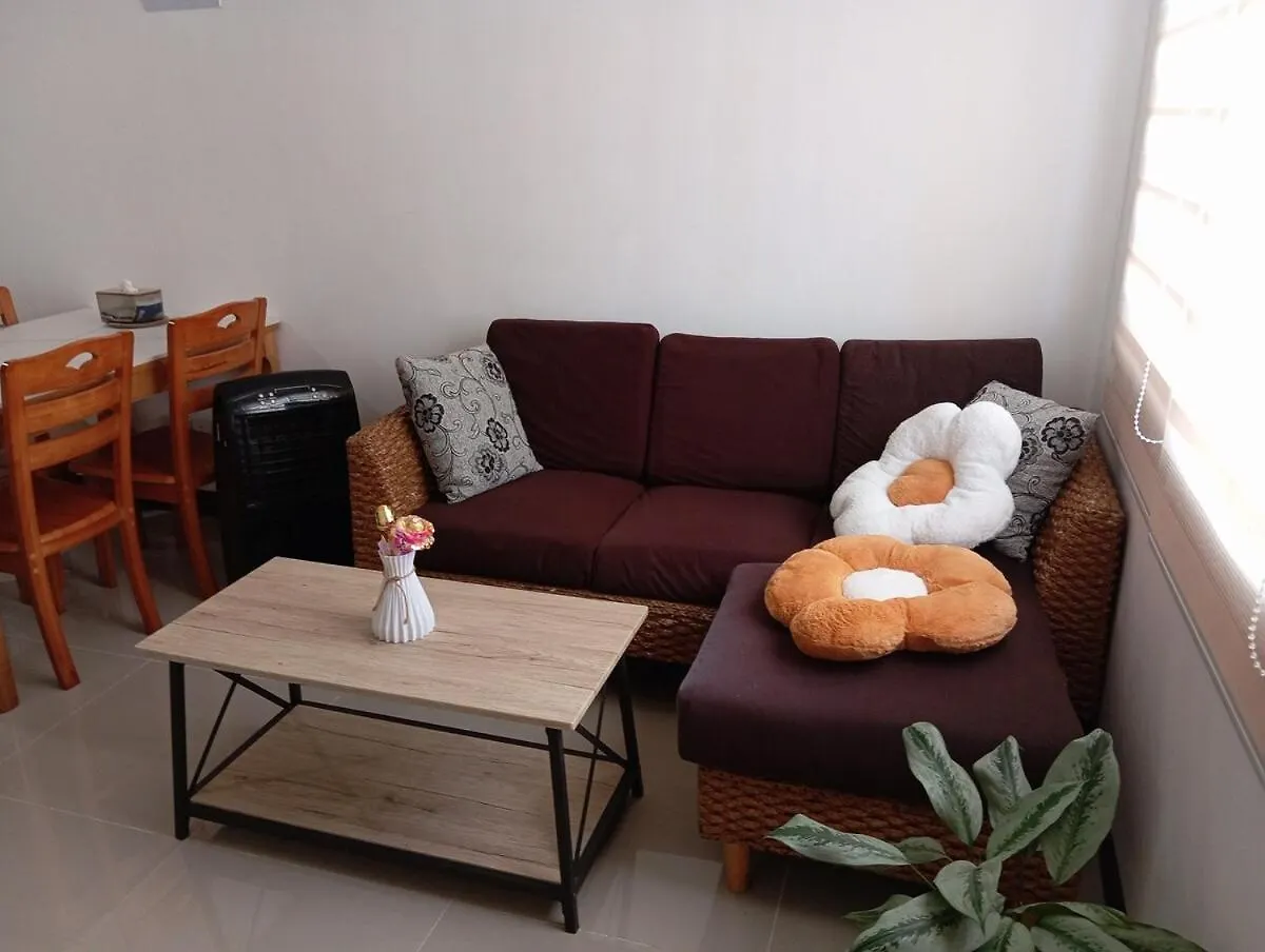 Myra'S Transient House Apartment Mabalacat Philippines