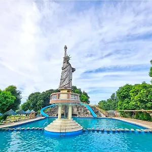 Resort Libertyland Waterpark, Mabalacat